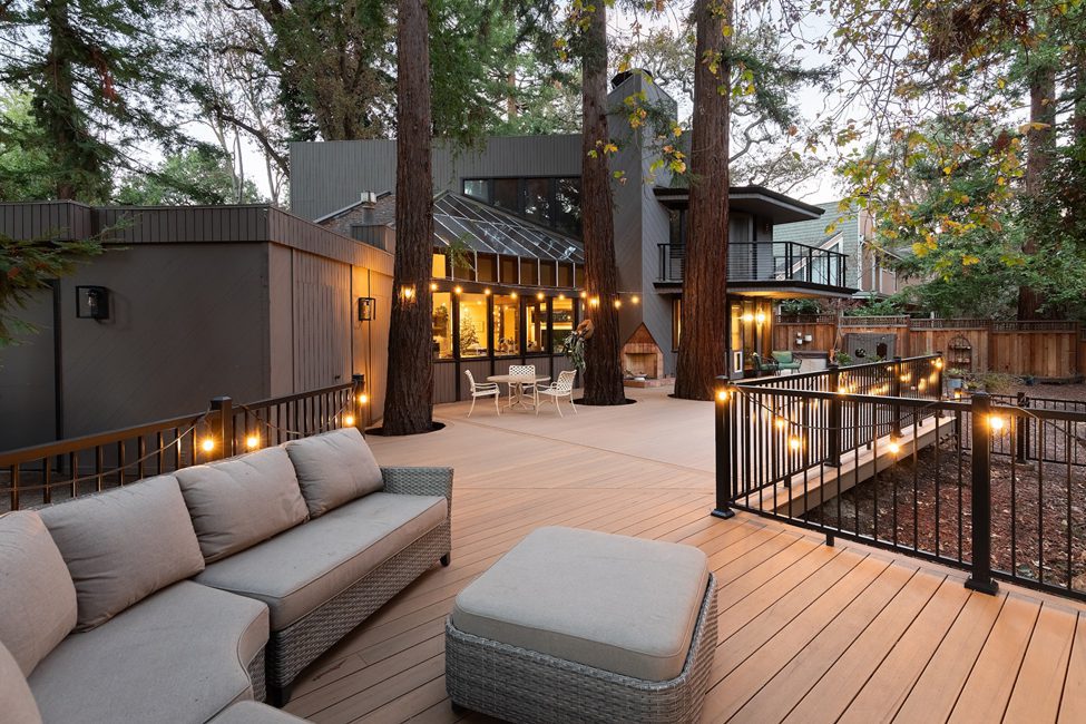 This is one of our projects! You can have a similar deck design contacting us!